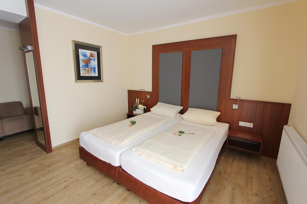 Akzent Hotel Jonathan يبستات الغرفة الصورة