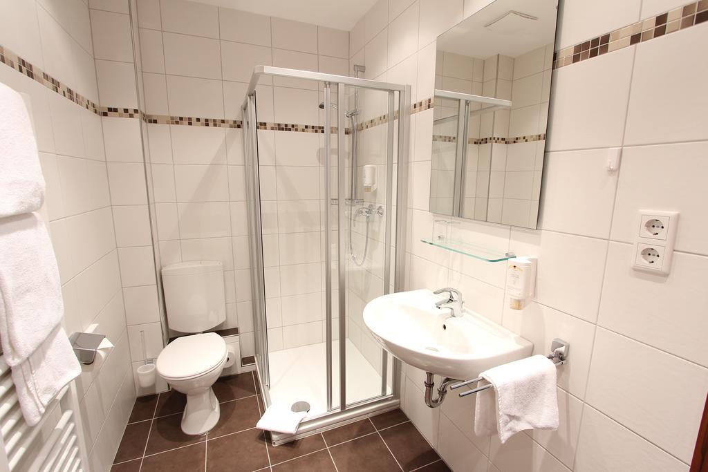 Akzent Hotel Jonathan يبستات الغرفة الصورة