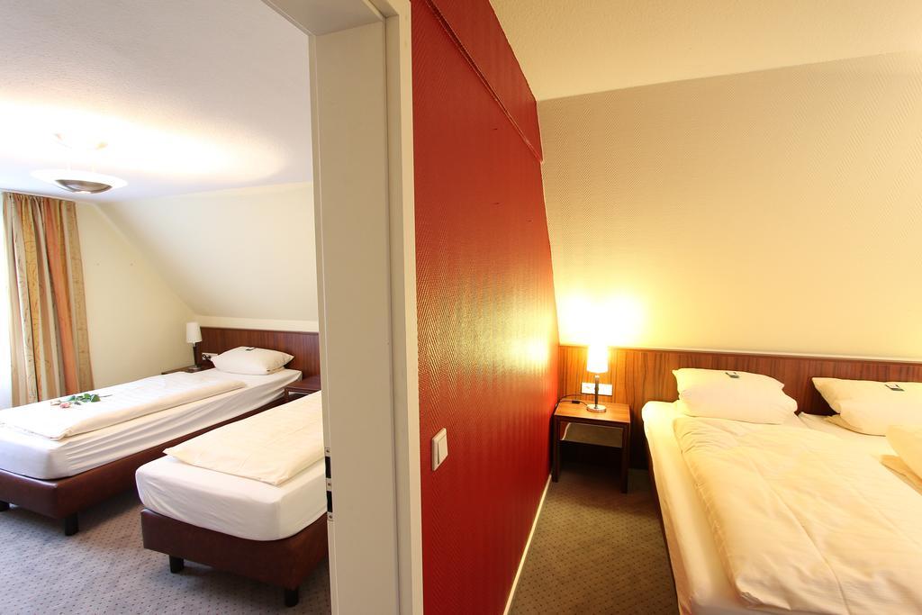 Akzent Hotel Jonathan يبستات الغرفة الصورة