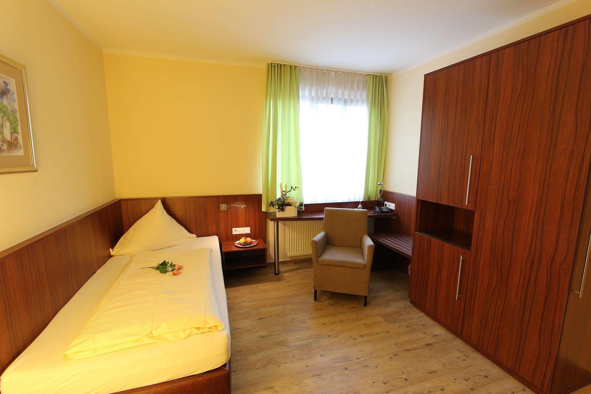 Akzent Hotel Jonathan يبستات المظهر الخارجي الصورة