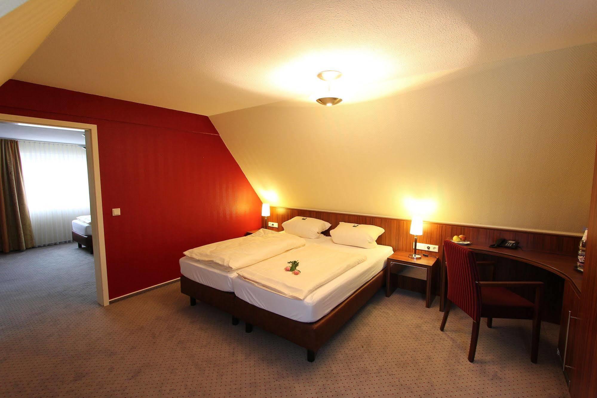 Akzent Hotel Jonathan يبستات المظهر الخارجي الصورة